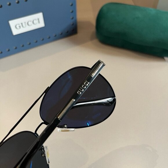 Gucci Sunglasses - Picture 7 of 8